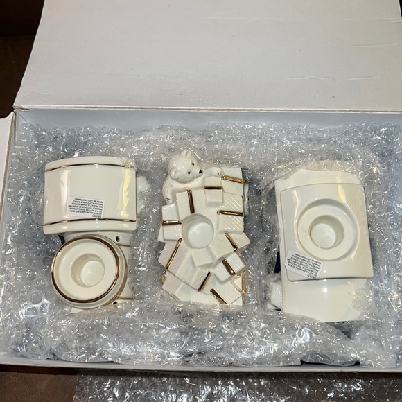 Mikasa Holiday Elegance 3 Piece Train Set - Picture 14 of 16